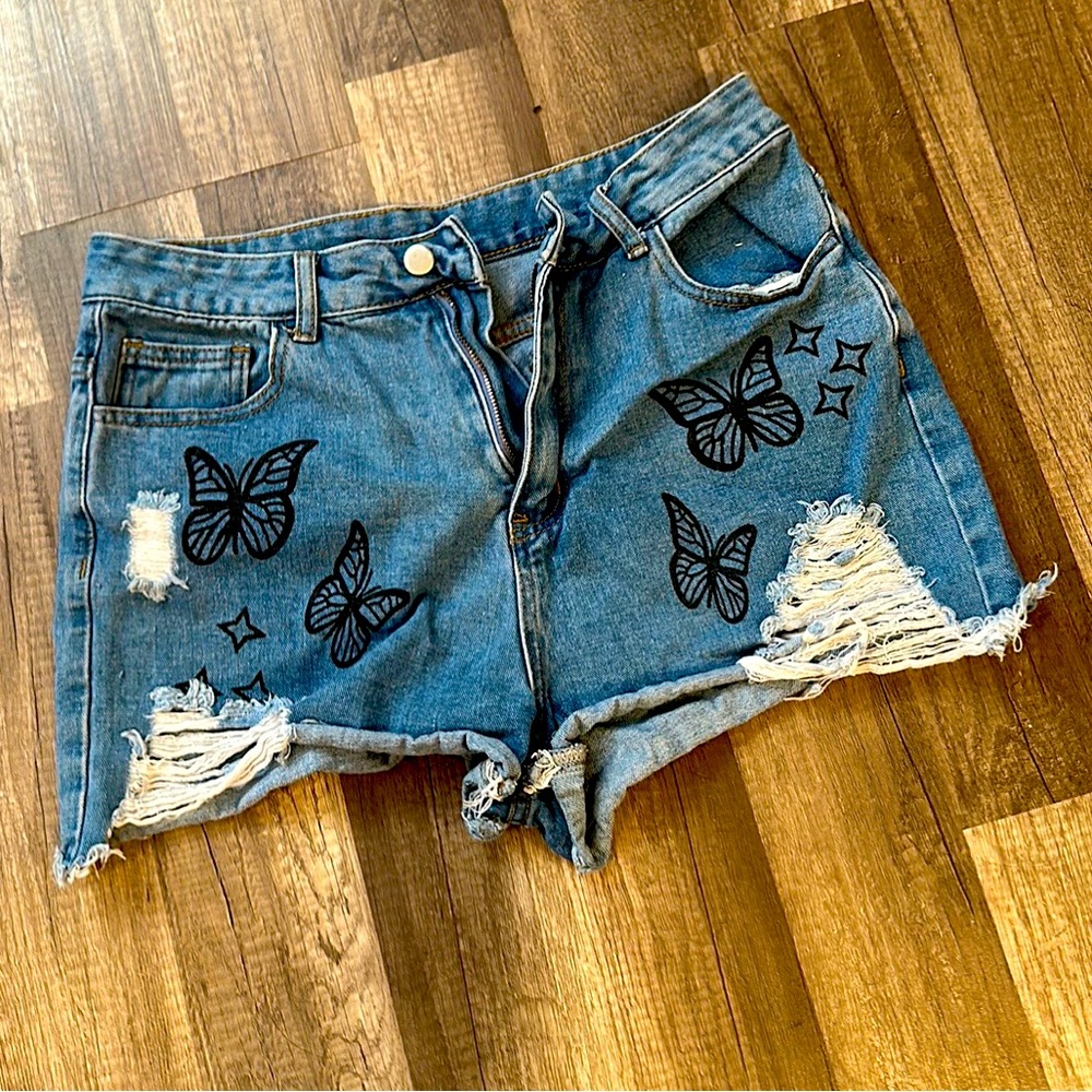 Butterfly Designed Jean Shorts